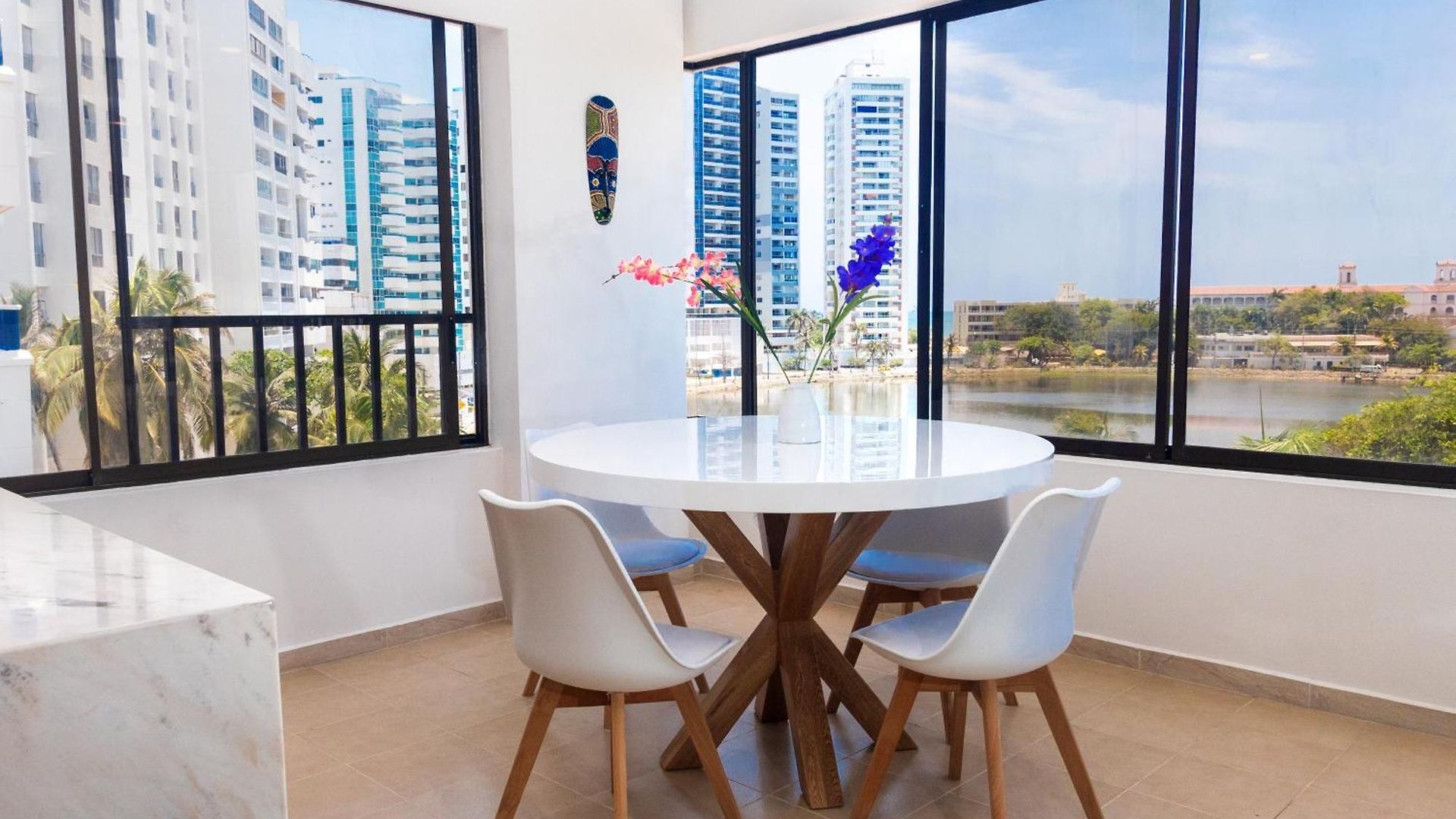 Apartamento Amplio Con Vistas únicas En El Laguito